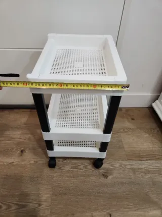 Mesita auxiliar con ruedas