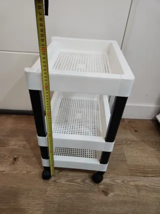 Mesita auxiliar con ruedas