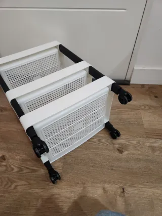 Mesita auxiliar con ruedas