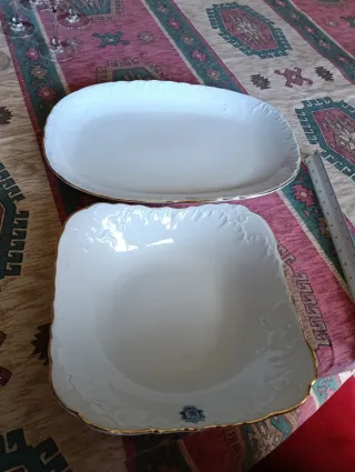 Juego de porcelana blanco y dorado