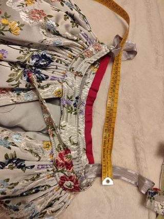 Vestido de fallera con manteletas, zapatos, cancan