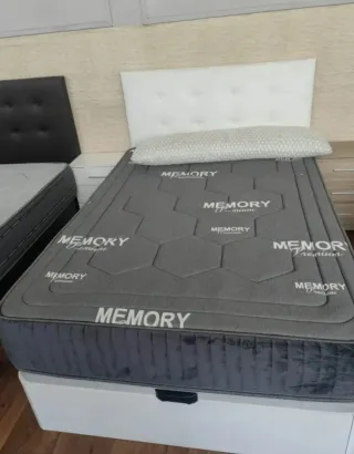 Liquidación de canapés y colchones