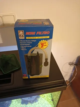 Pecera 25L con depuradora, luces y decoración