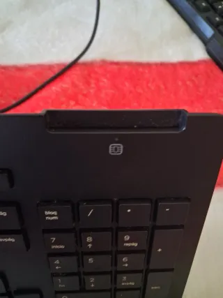 Tastiera USB nera con lettore di schede