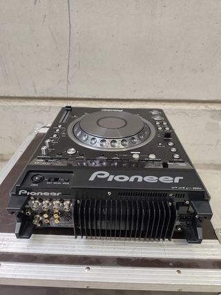 Pioneer DVJ-X1 con flightcase