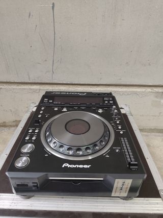 Pioneer DVJ-X1 con flightcase