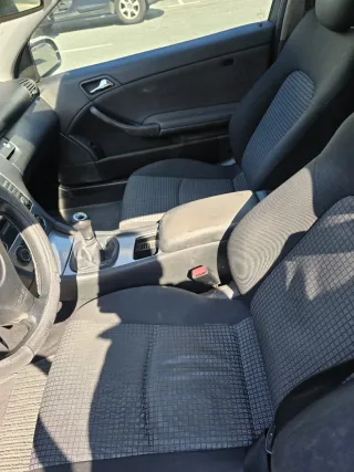 Mercedes-Benz c220 2005