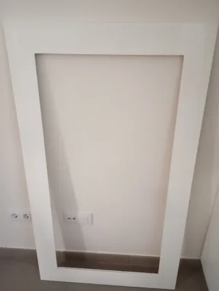 Marco de madera blanco para fotos