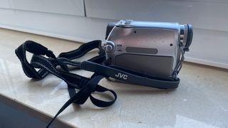 JVC GR-D320E Cámara MiniDV (para reparar o piezas)