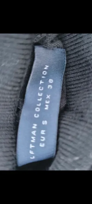 Chaleco de cuello alto azul marino