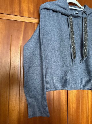 Sudadera corta con capucha gris