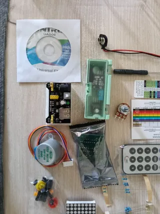 Kit Arduino con componentes