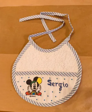 Babero Mickey Mouse bordado Sergio