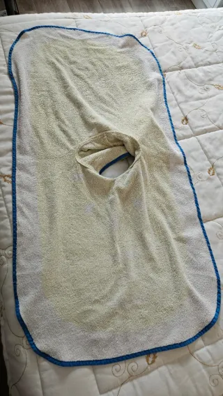 Albornoz bebé con capucha y orejas amarillo