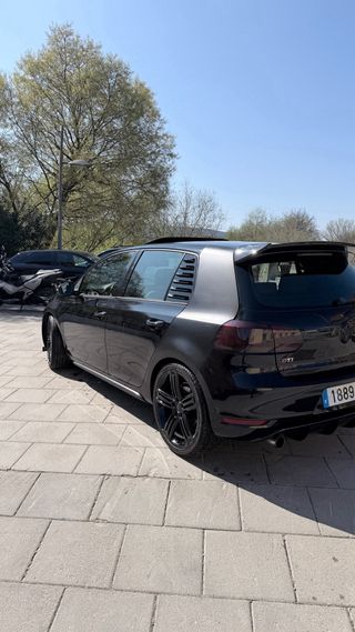 Volkswagen Golf GTI