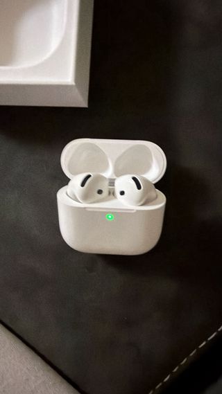 AirPods 4 con cancelación de ruido