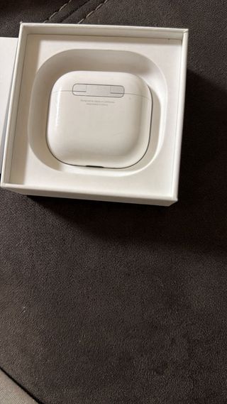 AirPods 4 con cancelación de ruido