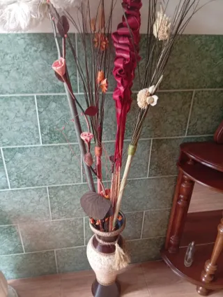 Jarrón decorativo beige y marrón