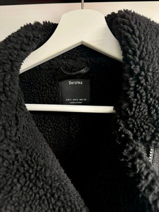 Chaqueta aviador Bershka borreguito negra S