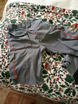 3 Pantalones Cortos de Trabajo Velilla Talla 36/38
