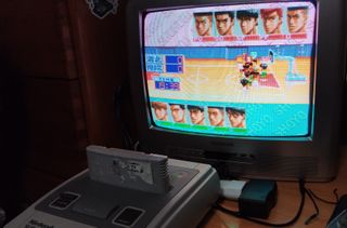 Super Famicom con 2 mandos y juego