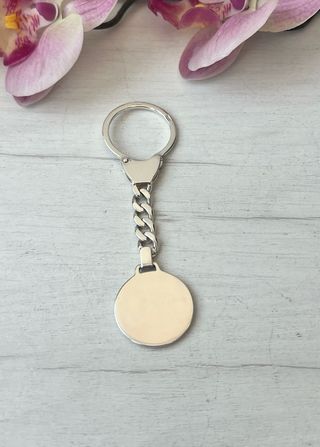 Plata de Ley 925 ml .   Llavero Balón de Fútbol.