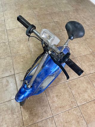 Patinete Eléctrico "Scooty" 24V Antiguo Mal Estado