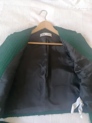 Traje Zara Chaqueta y Falda Verde