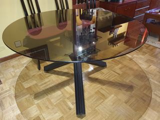 Mesa redonda cristal y metal con 4 sillas