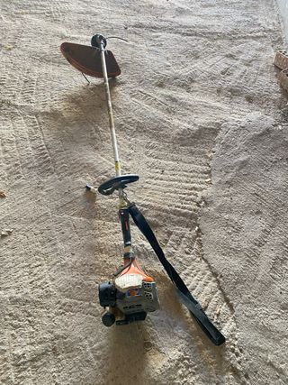 Desbrozadora de gasolina con arnés