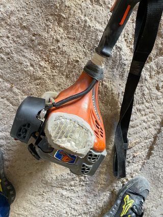 Desbrozadora de gasolina con arnés