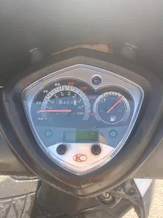 Kymco Agility 125cc Scooter Negra/Plata