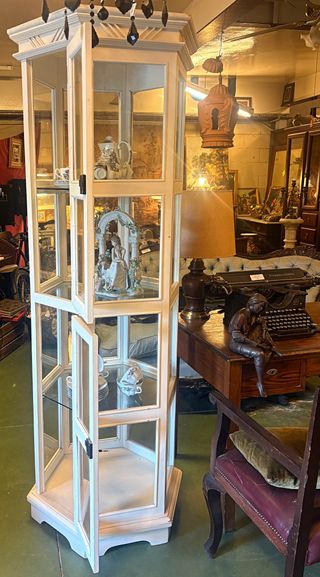 Vitrina Blanca Hexagonal Cristal y Madera