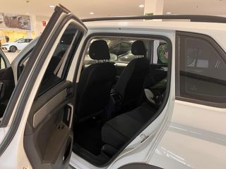 Volkswagen Tiguan Año 2017 - Distintivo C