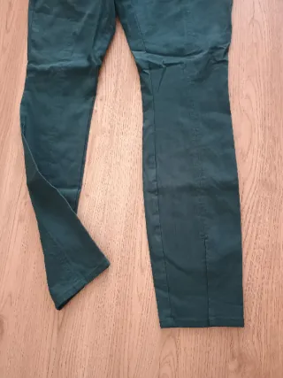 Pantalón chino H&M verde