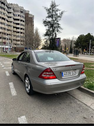 Mercedes-Benz Clase C 2006