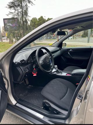 Mercedes-Benz Clase C 2006