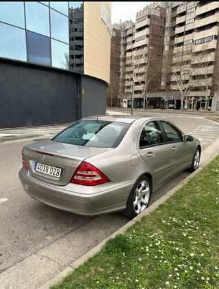 Mercedes-Benz Clase C 2006