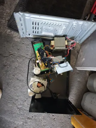 Microondas Tarrington House 20L