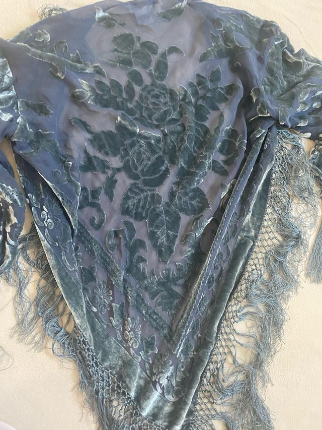 Blusa fiesta con flecos y estampado floral