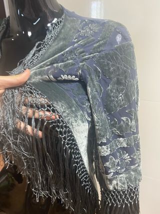 Blusa fiesta con flecos y estampado floral