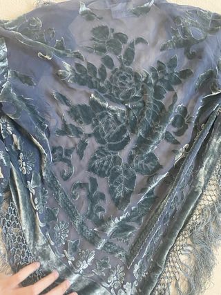 Blusa fiesta con flecos y estampado floral