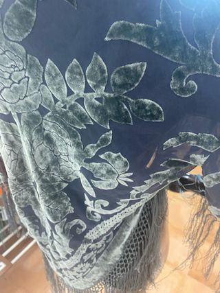 Blusa fiesta con flecos y estampado floral