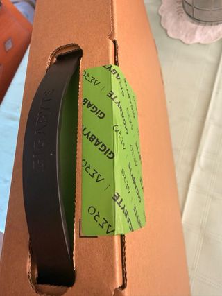 Gigabyte AERO X16 RTX 5060 Ryzen AI 7 1TB 16RAM