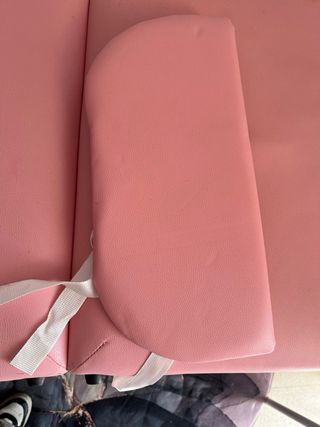 Camilla plegable de color rosa