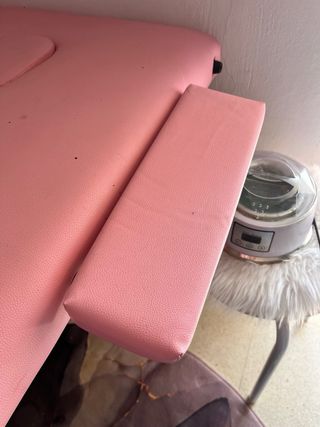 Camilla plegable de color rosa