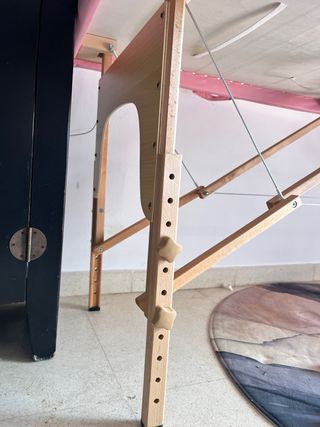 Camilla plegable de color rosa