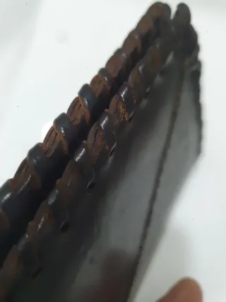 Cartera de cuero hecha a mano