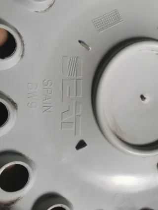 Tapacubos Seat (Set de 4)