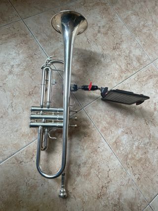 Atril para trompeta kindle tablet